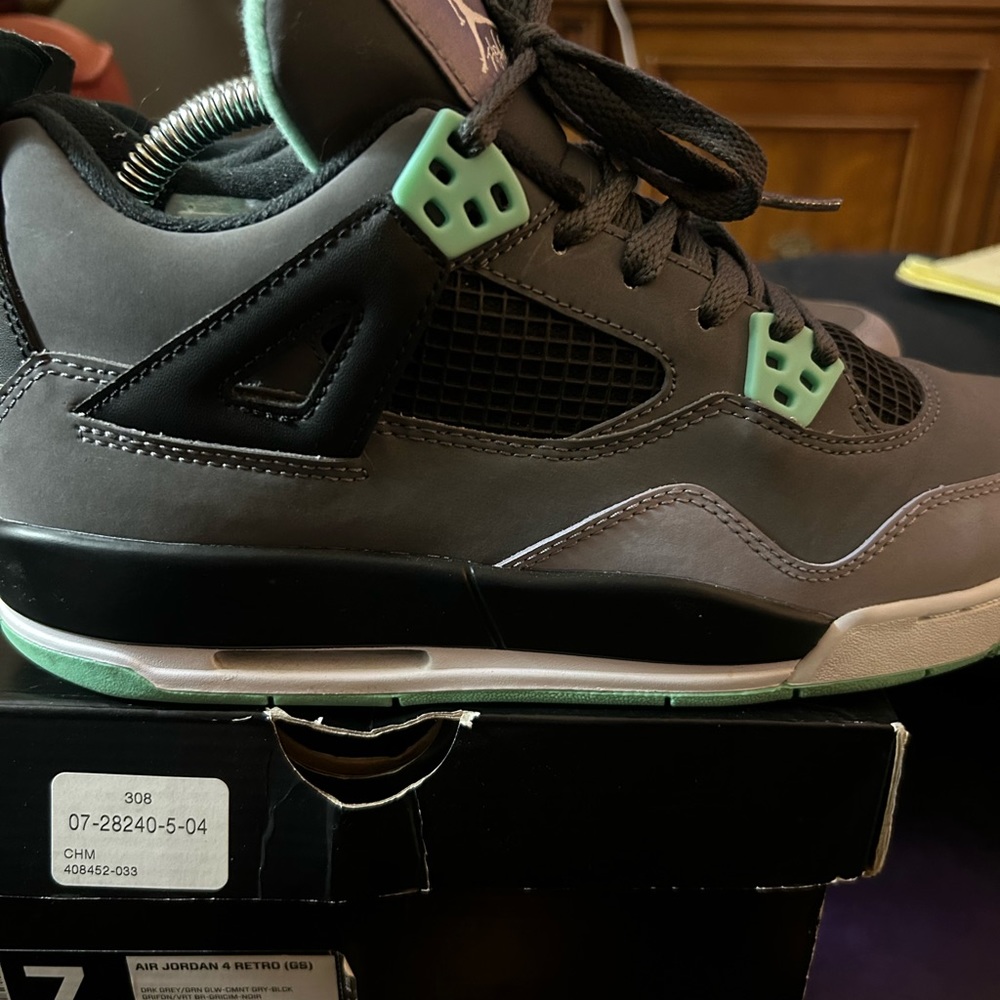Jordan 4 Green Glow - Picture 4 of 9